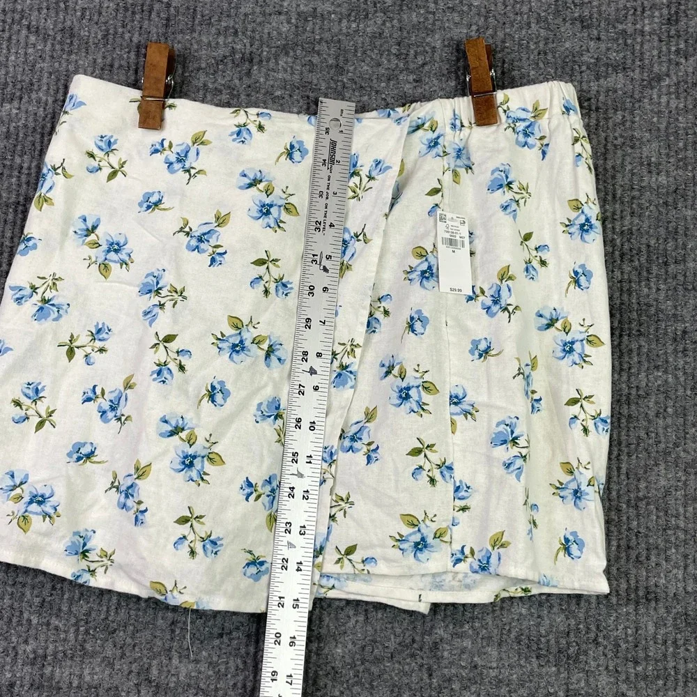 Old Navy Floral Skort Womens Medium White Blue Linen Blend Wrap Front Mini Skirt